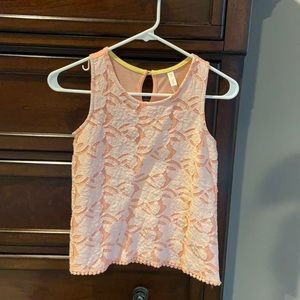 Peach detailed tank top. Barely worn.